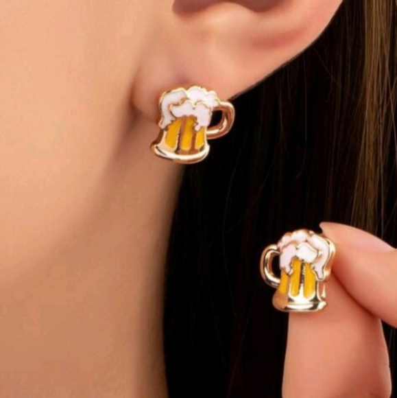 4/$40 New Cartoon Beer Mugs Stud Earrings - Picture 6 of 6